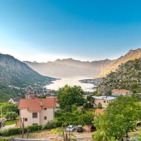 Red Hill Appartement Kotor Buitenkant foto