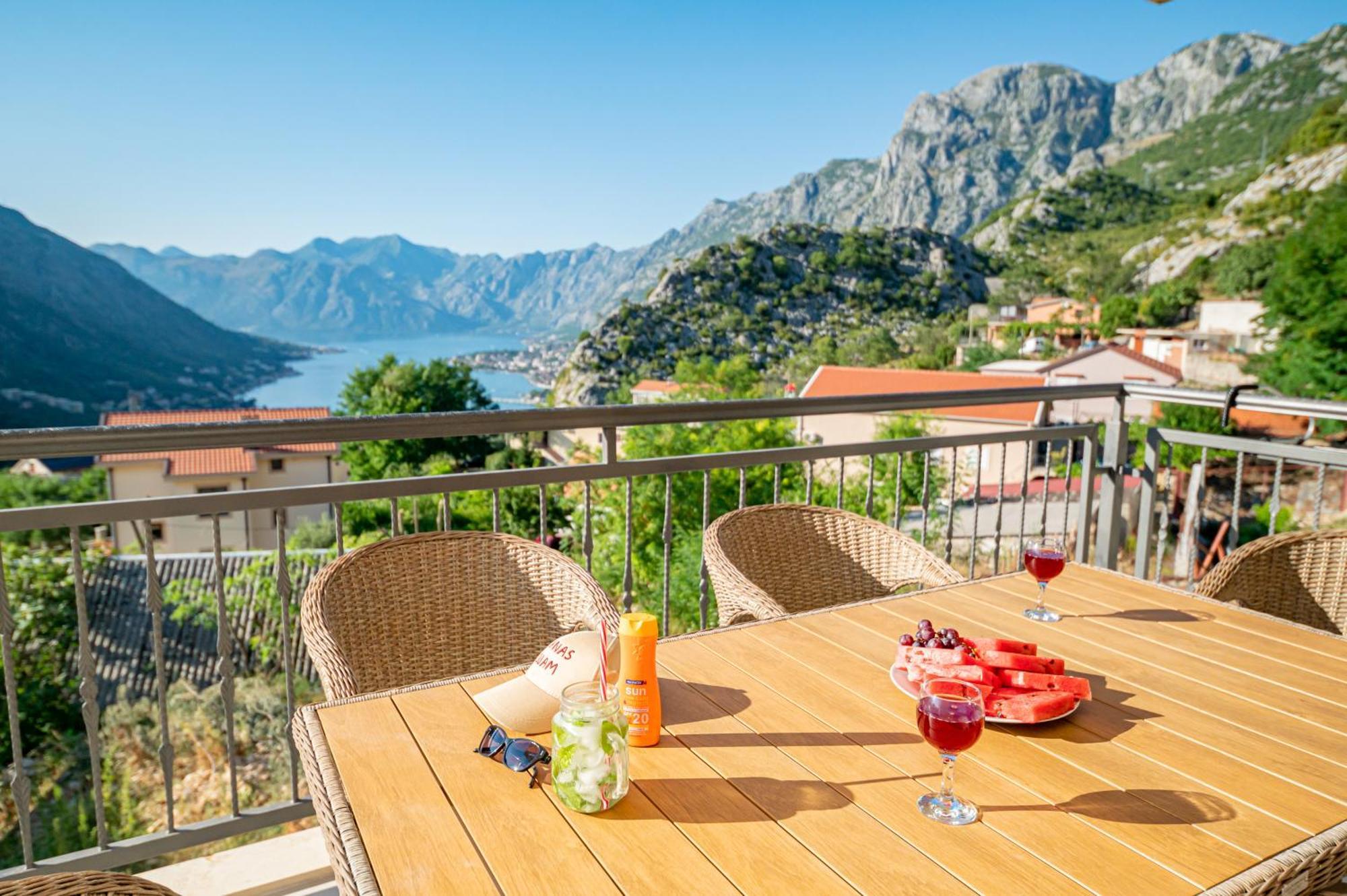 Red Hill Appartement Kotor Buitenkant foto