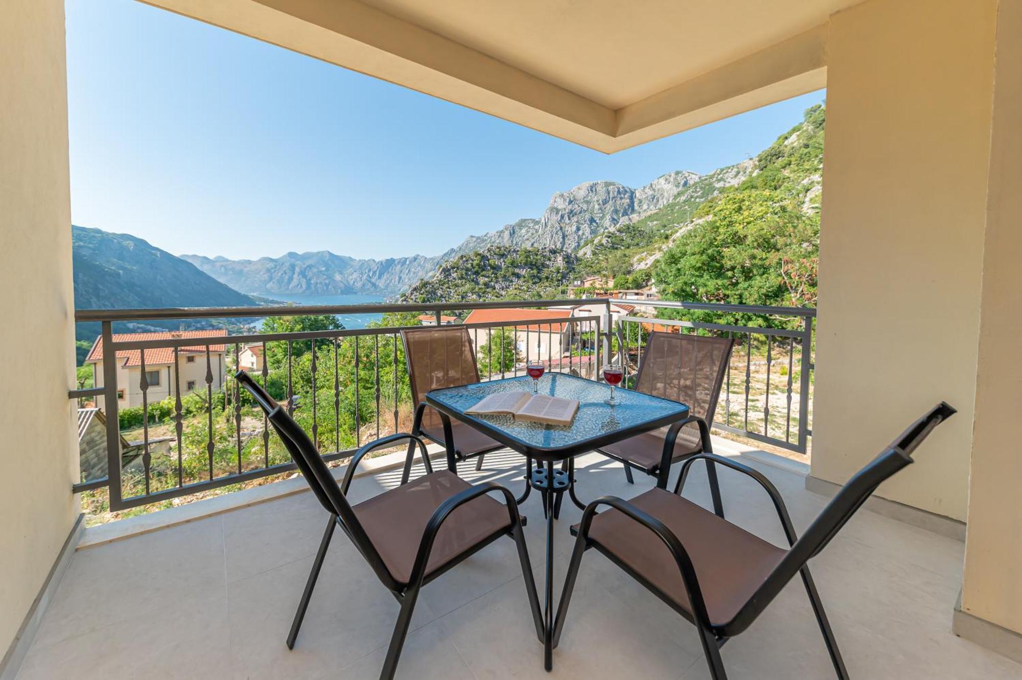 Red Hill Appartement Kotor Buitenkant foto