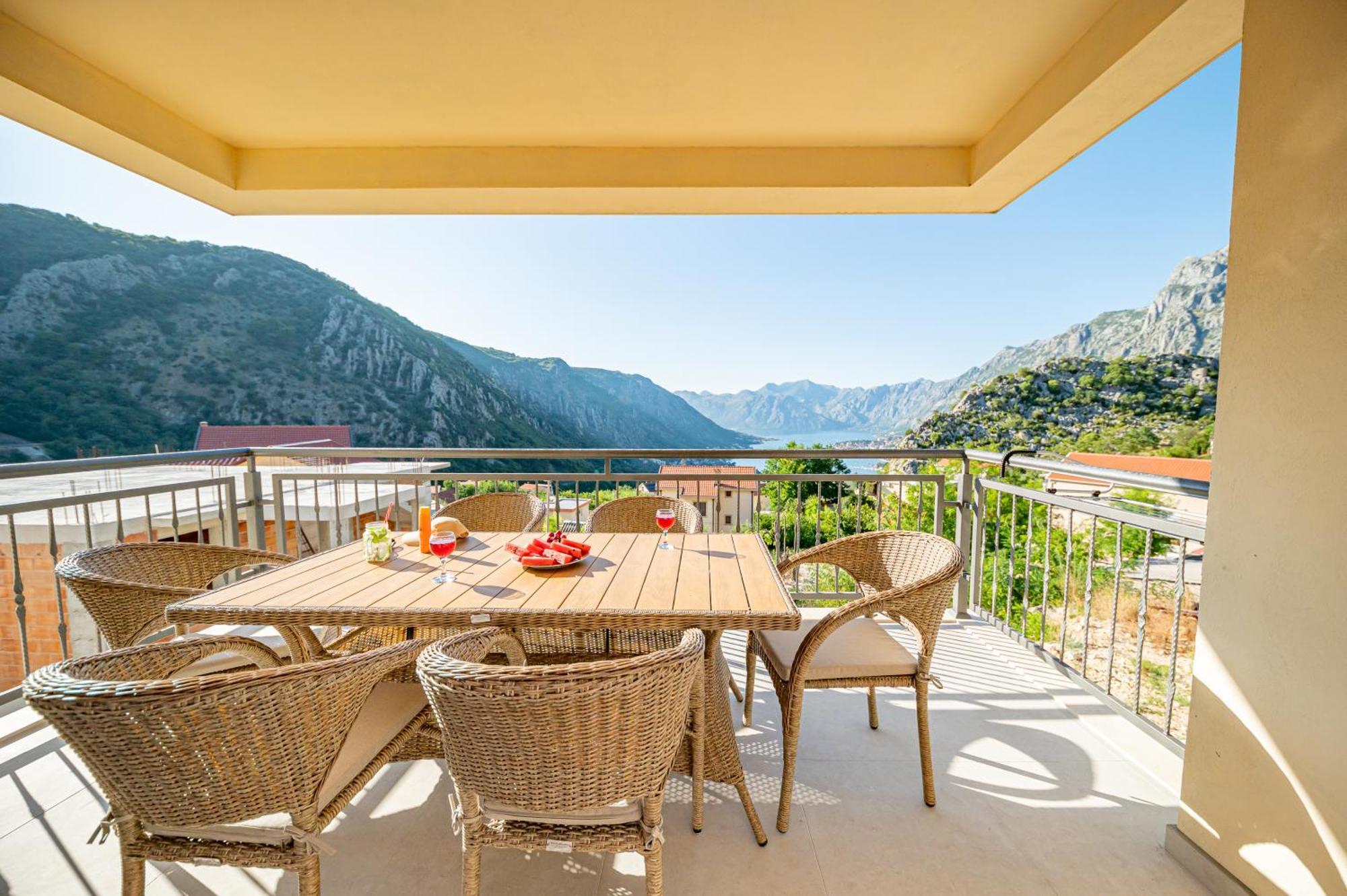 Red Hill Appartement Kotor Buitenkant foto