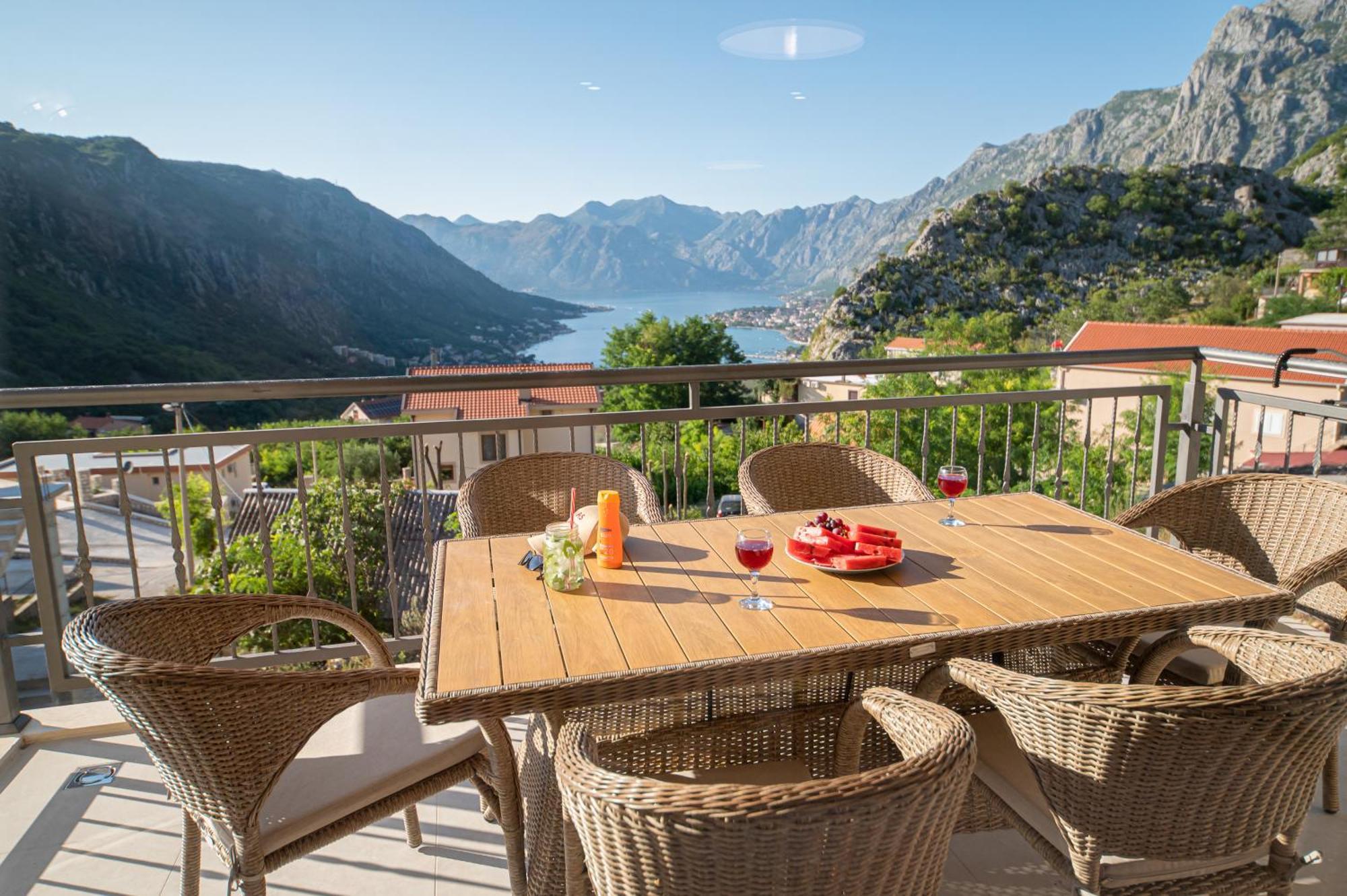 Red Hill Appartement Kotor Buitenkant foto